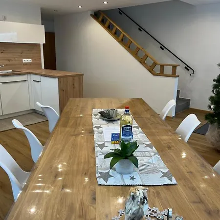 Maisonette Dhh Zugspitzblick Mit Eigenem Garten Гармиш-Партенкирхен