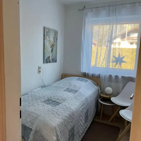 Maisonette Dhh Zugspitzblick Mit Eigenem Garten Апартаменты