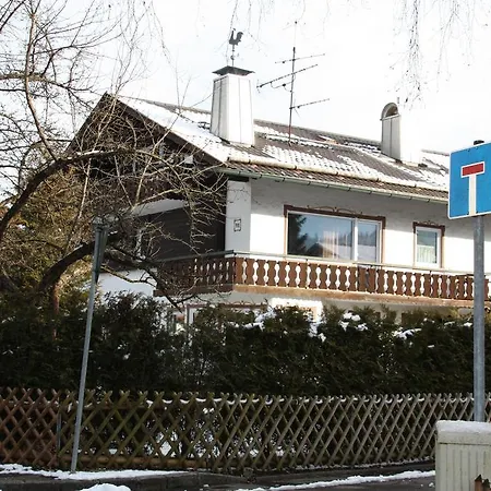 Maisonette Dhh Zugspitzblick Mit Eigenem Garten Апартаменты Гармиш-Партенкирхен